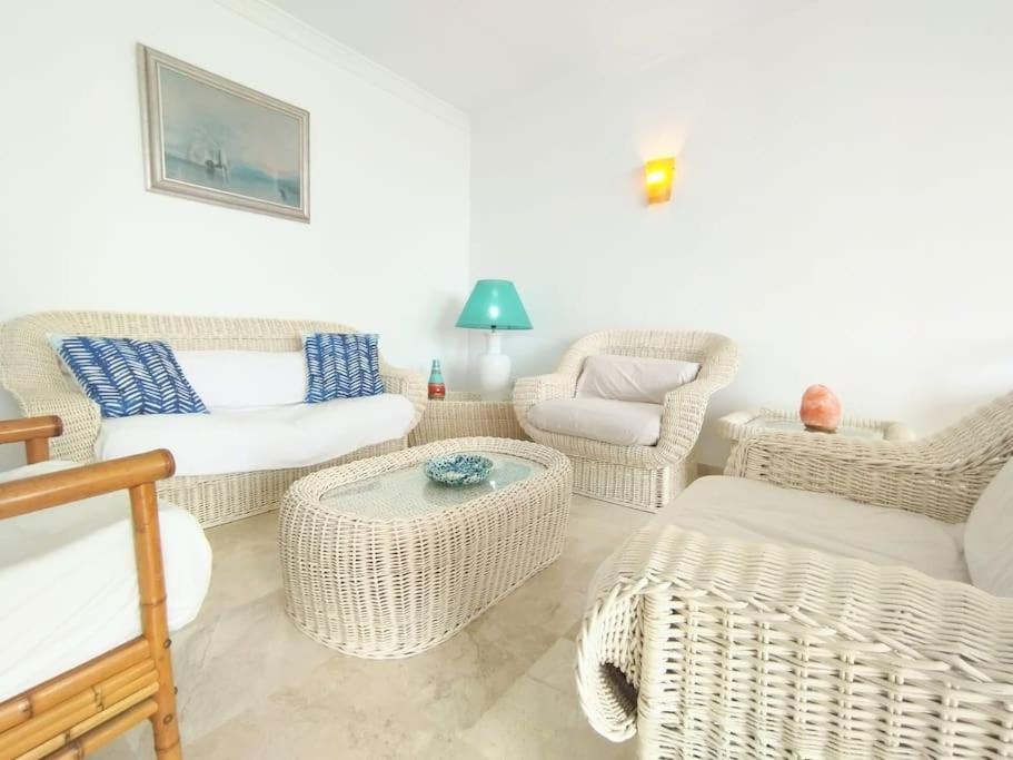 Beautiful 2 Bedroom In Calle Carabeo, Nerja Exterior foto