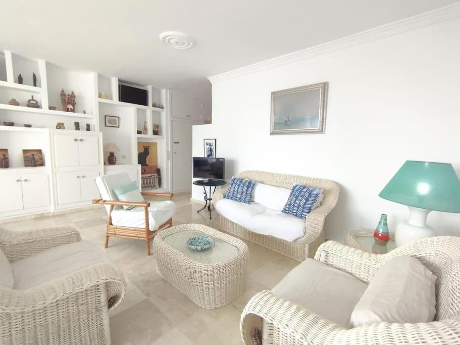 Beautiful 2 Bedroom In Calle Carabeo, Nerja Exterior foto